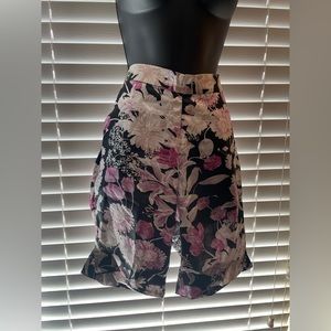 Floral shorts gorgeous.